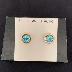 NEW Tahari studs